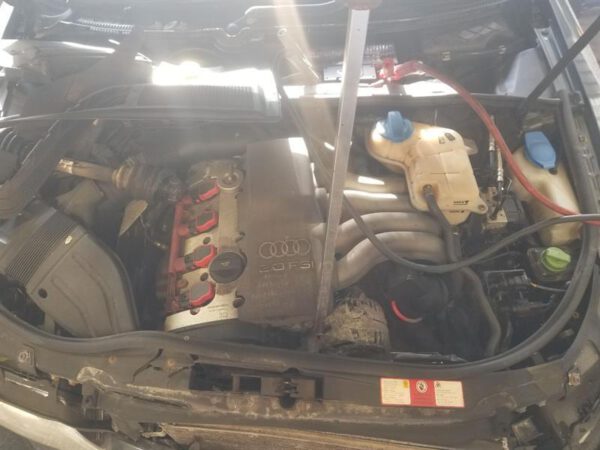 2000-2004 MK2 B6 AUDI A4 EURO 3 COMPLETE Motor 2.0 Benzin AWA