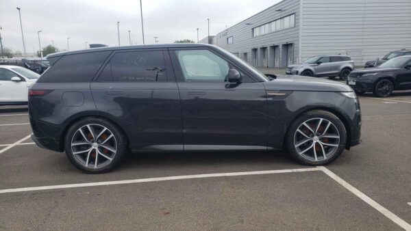 RANGE ROVER SPORT D300 RDE2 Motor 3.0L Diesel 2024 295.80 PS 10 km