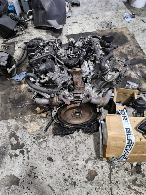 OM 642.850  Complete As Pictured Mercedes E350 Diesel  2010 – Austauschmotor Diesel geprüft