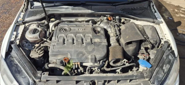 MOTOR VOLKSWAGEN GOLF SE TDI MK7  Diesel WITH PUMP AND INJECTORS CLHA