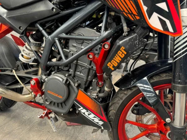 MOTOR 2011 KTM 125 DUKE  4259 KM TESTED