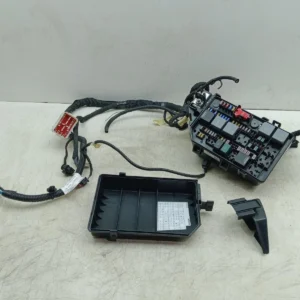 MOTOR VOLVO XC40 FUSE RELAY BOX  BAY 2.0  HYBRID MK1 2018-2024 32331868