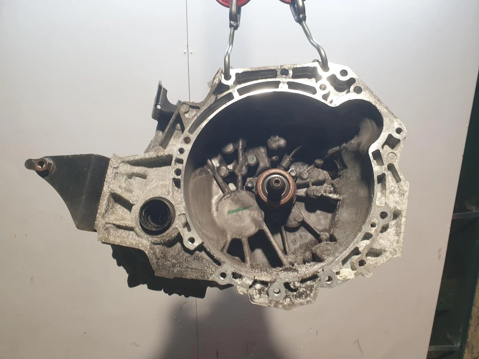 Getriebe TOYOTA AURIS E180 2015 Schaltgetriebe 1.4L Diesel 6 Gang 3033012052 – OEM: 3033012052 | VIN: SB1KN3JE30E065194