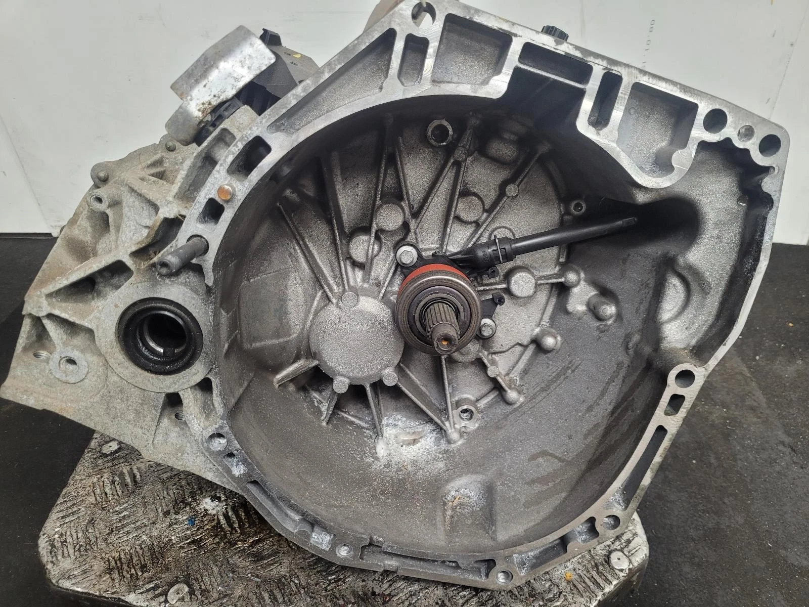 Getriebe RENAULT KADJAR 2016 1.2L Benzin Schaltgetriebe TL4083 – OEM: 320104168R | VIN: VF1RFE00255968175