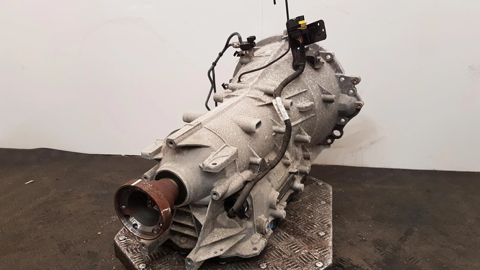 Getriebe JAGUAR XF MK2 2016 Automatikgetriebe 2.0L Diesel 8 Gang GX737000AB – OEM: GX737000AB / T2H3541 | VIN: SAJBB4AN8HCY36610 – Bild 4