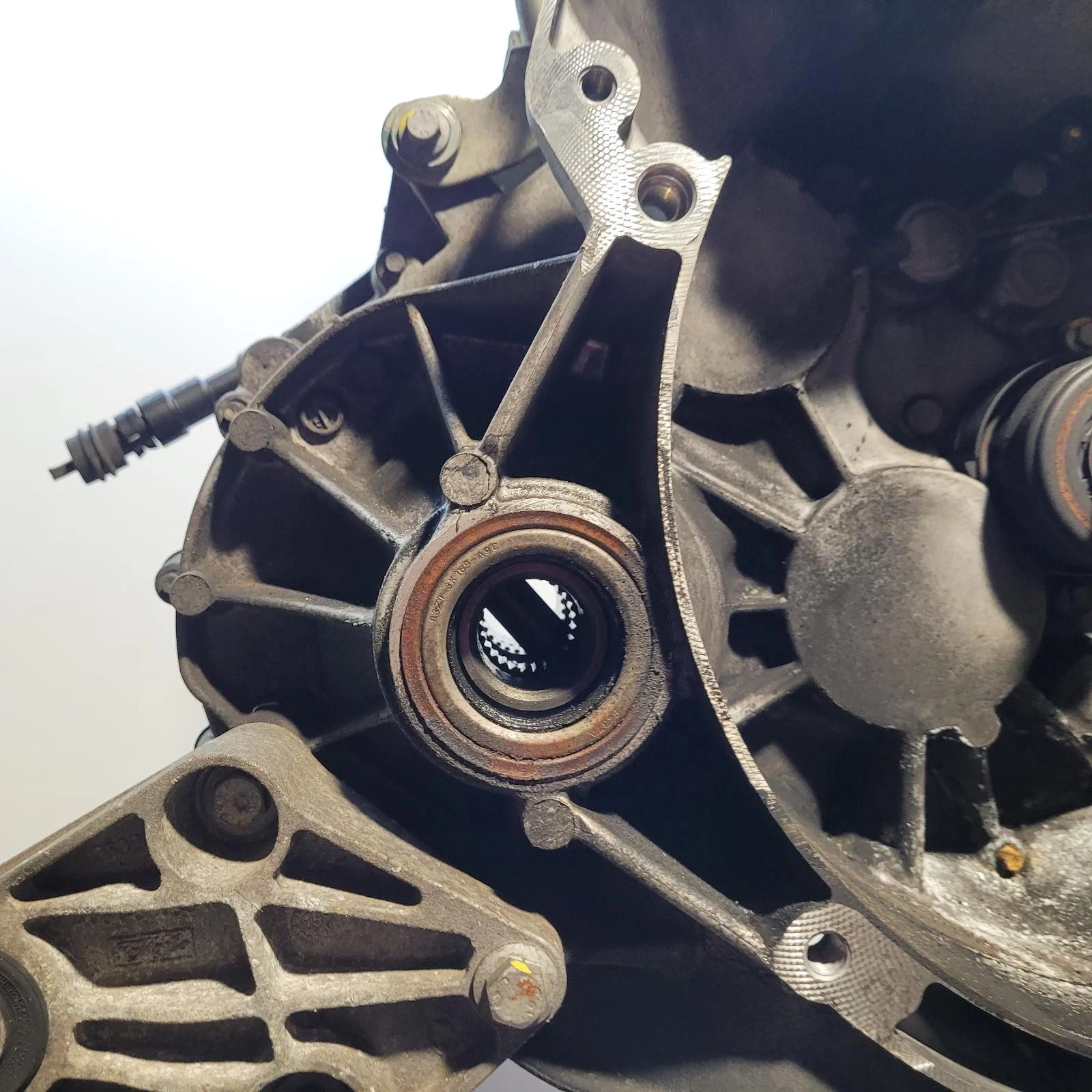 Getriebe FORD C-MAX MK2 2016 Schaltgetriebe 1.5L Diesel 6 Gang 2255953 – OEM: 2255953 | VIN: WF0VXXGCEVFJ11913 – Bild 3
