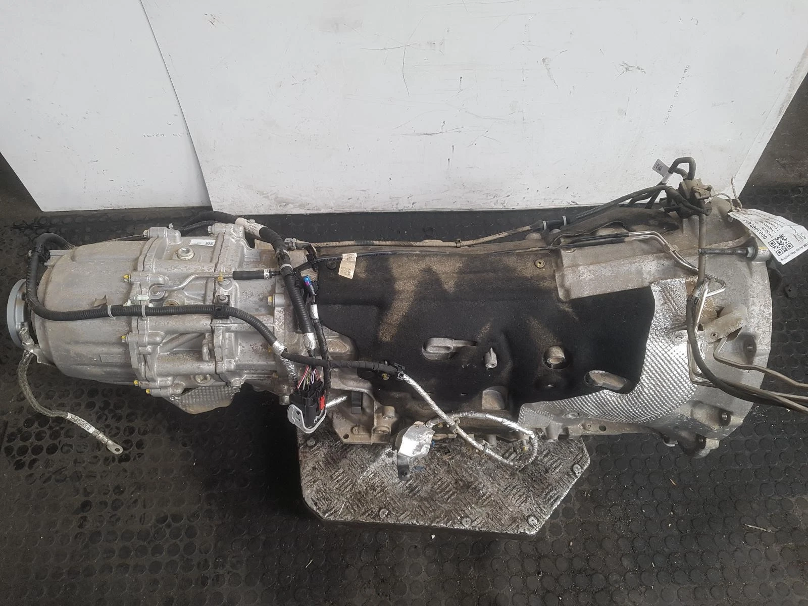 Getriebe LAND ROVER DEFENDER L663 2023 3.0L Diesel Automatikgetriebe – OEM: LR177881 / M8E27000HB | VIN: SALEAJAW5P2227347 – Bild 3
