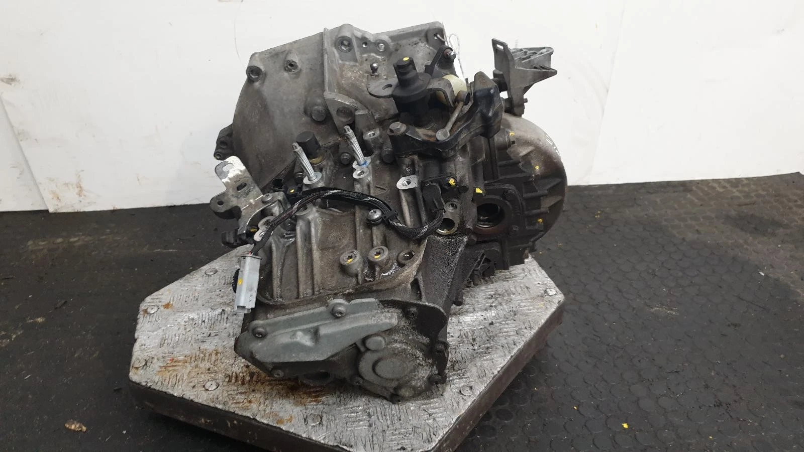 Getriebe CITROEN C4 GRAND PICASSO 2015 1.6L Diesel 6-Gang Schaltgetriebe – OEM: 0003103886 / 9802485680 – Bild 5