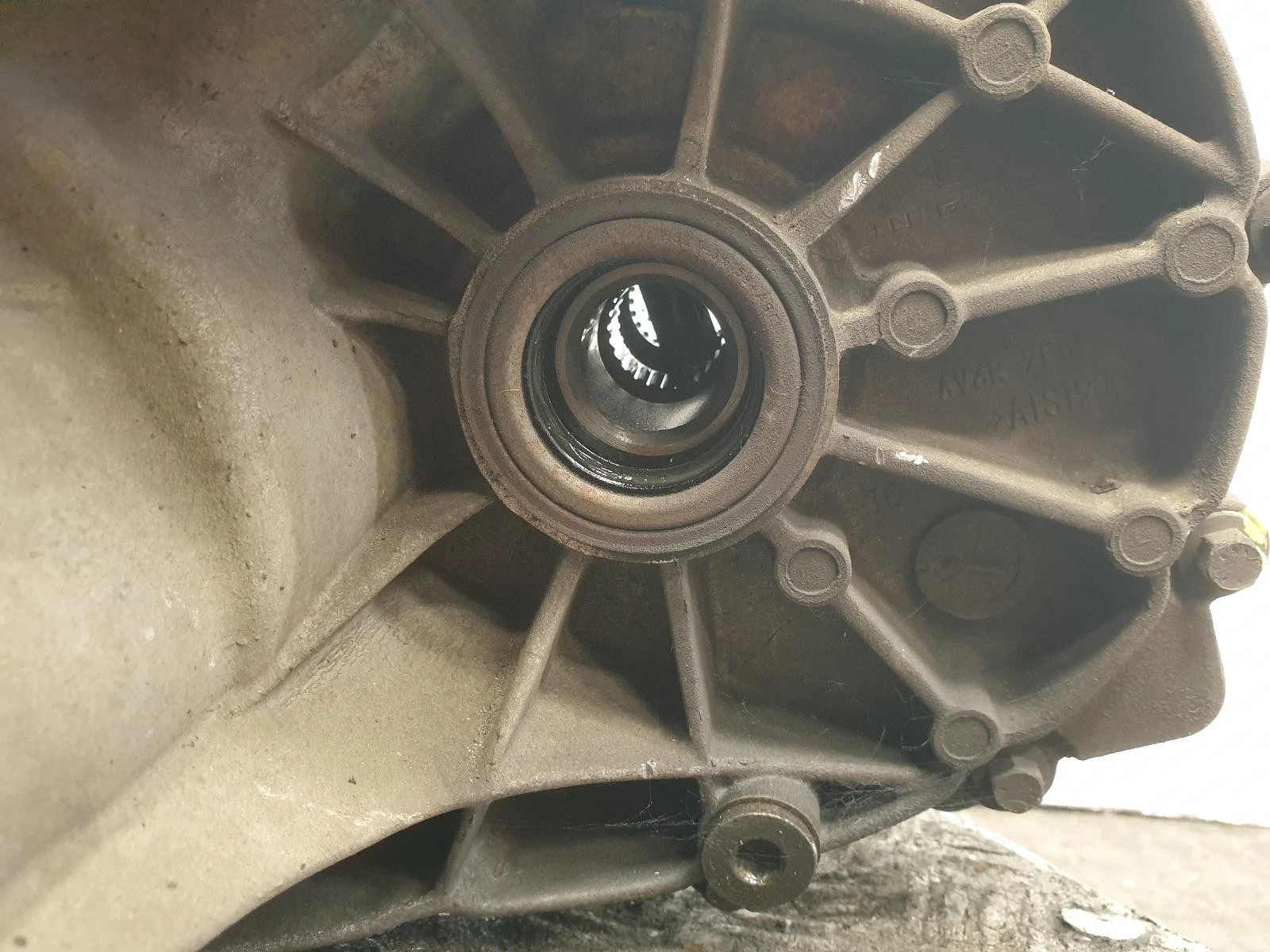 Getriebe FORD FOCUS MK3 2017 1.0L Benzin 6-Gang Schaltgetriebe – OEM: 2255924 / 1836357 / CV6R-7002-PG | VIN: WF05XXGCC5HK08481 – Bild 5