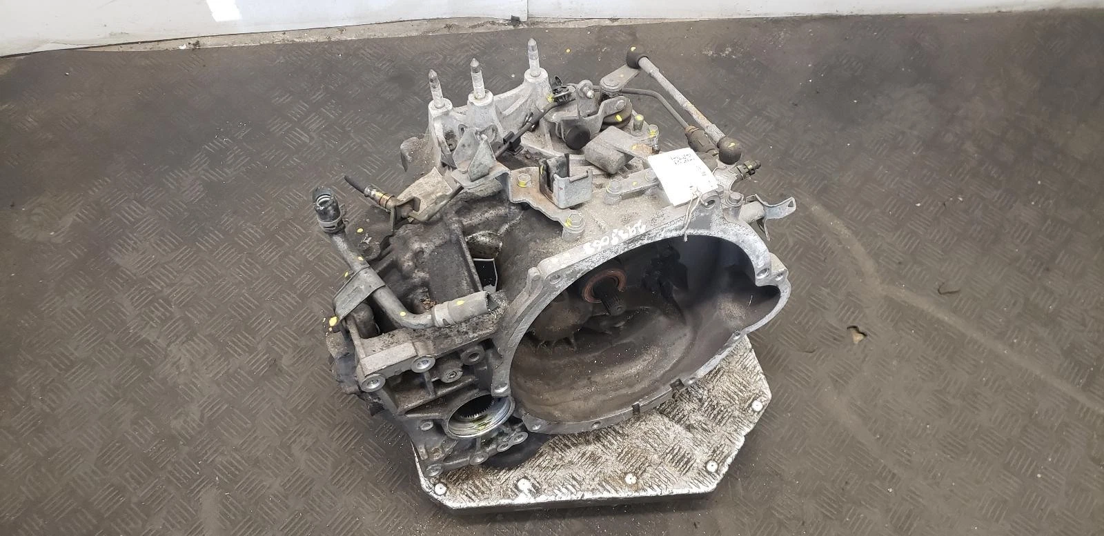 Getriebe MITSUBISHI OUTLANDER 2015 2.3L Diesel Schaltgetriebe – OEM: 2500A403 | VIN: JMAXJGF6WGZ400698 – Bild 3