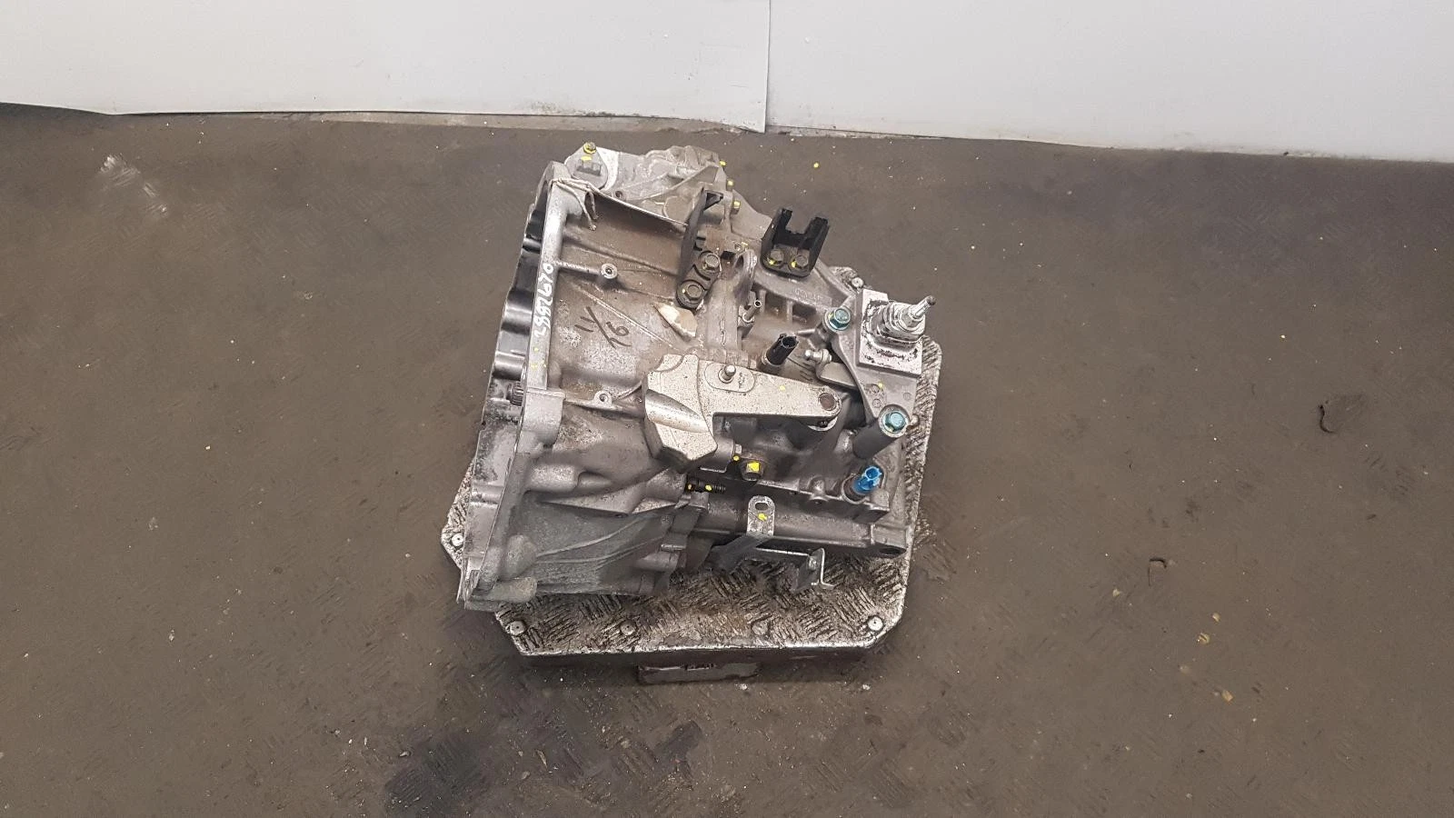 Getriebe NISSAN JUKE F15 NISMO Schaltgetriebe 2017 1.6L Benzin – OEM: 3201001Q5R | VIN: SJNFAAF15U7321803