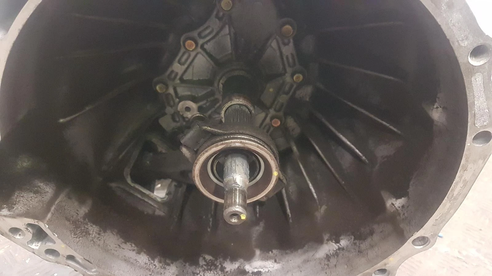Getriebe NISSAN NAVARA 2005 2.5L Diesel Schaltgetriebe – OEM: 32010VK510 / 32000VK511 / FS5R30A | VIN: JN1CPUD22U0139254 – Bild 3
