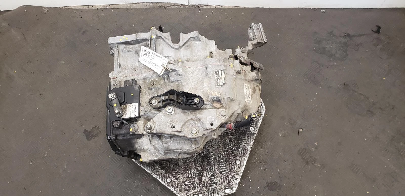 Getriebe VOLVO V70 2015 2.4L Diesel Automatikgetriebe – OEM: 36050322 | VIN: YV1BW8250F1331468 – Bild 4