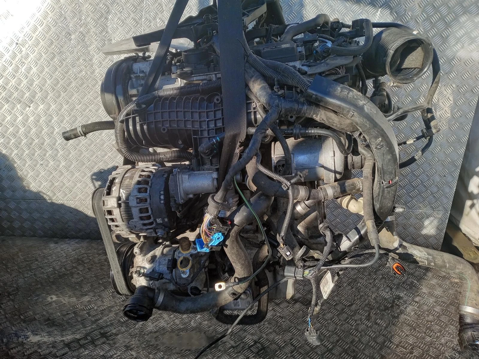 Motor VOLVO V40 B4204T38 2.0 Benzin – Bild 4